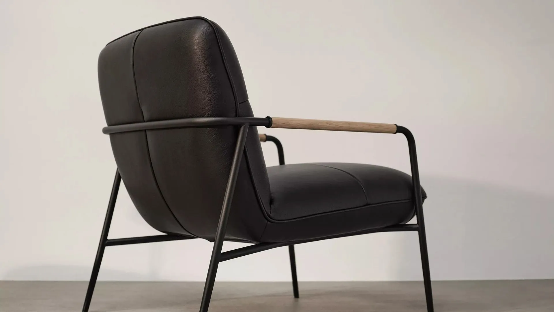 Кресло Terni - Nordic Grain 5131 Кожа цвета камня -  Под заказ в интерьере