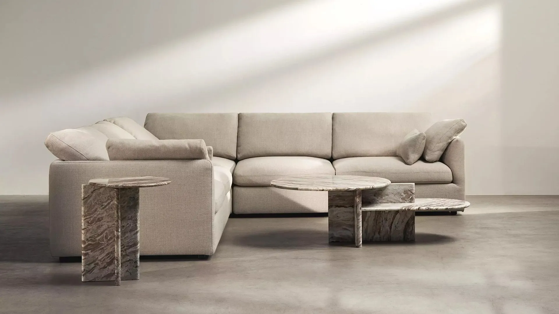 Угловой диван Milano - Nordic Vintage кожа 5152 темно-коричневого цвета -  Под заказ в интерьере