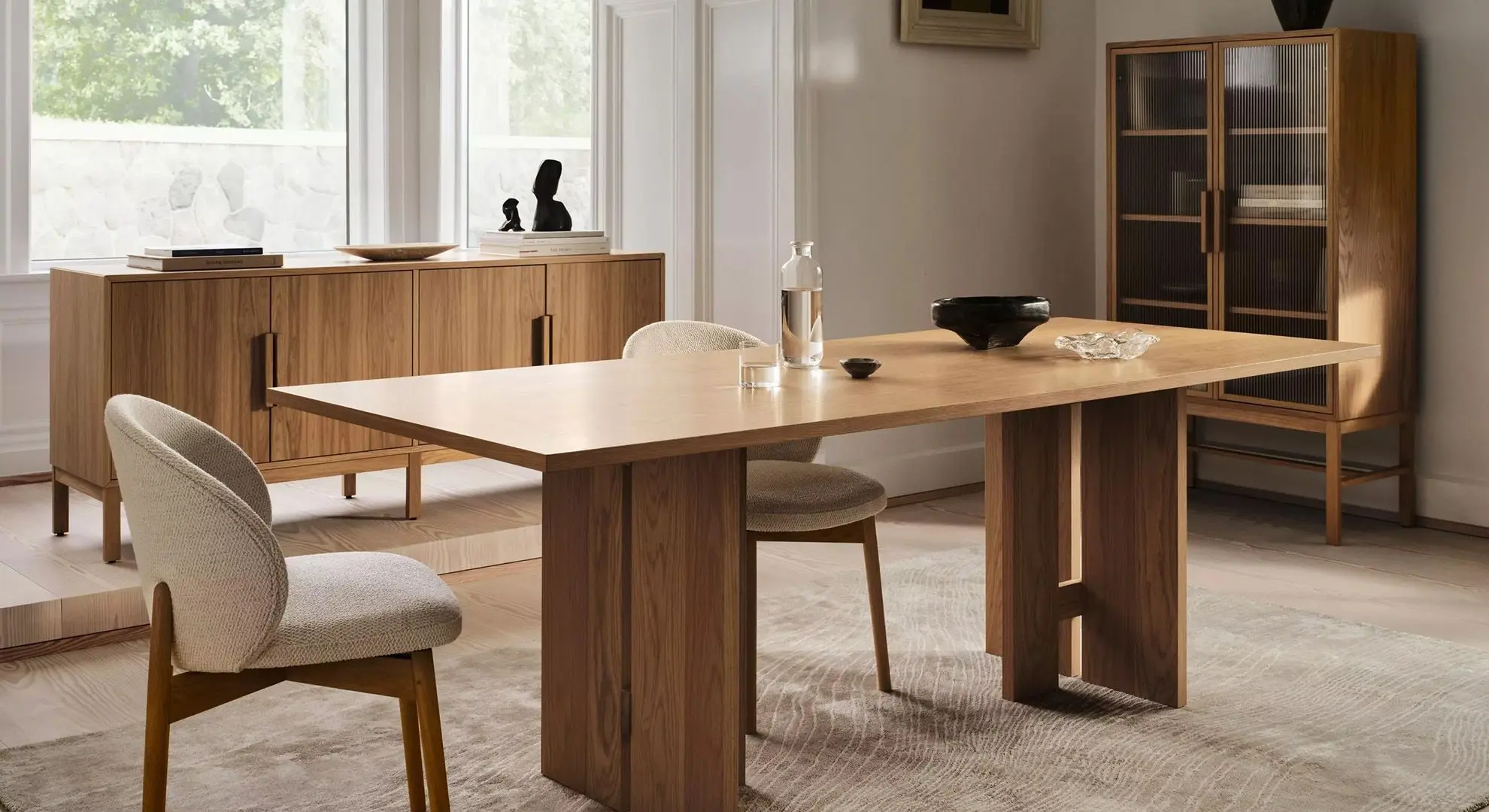 Axo 7240 Обеденный стол, dark oak veneer/dark oak veneer/Dark oak solid. H74ЅxW90xL220cm. (Неизвестная характеристика) -  Под заказ в интерьере