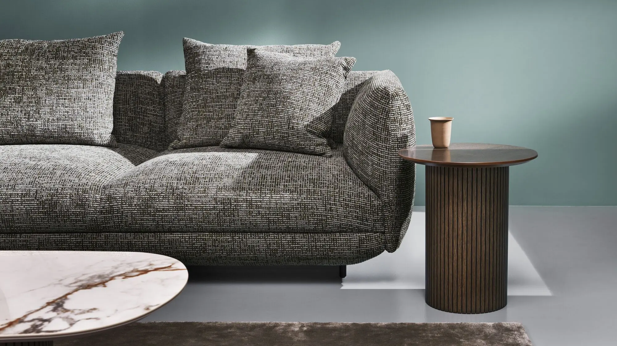 2-местный модуль Salamanca с 2 подлокотниками -  Frisco 2058 Темно-зеленая ткань -  Под заказ в интерьере