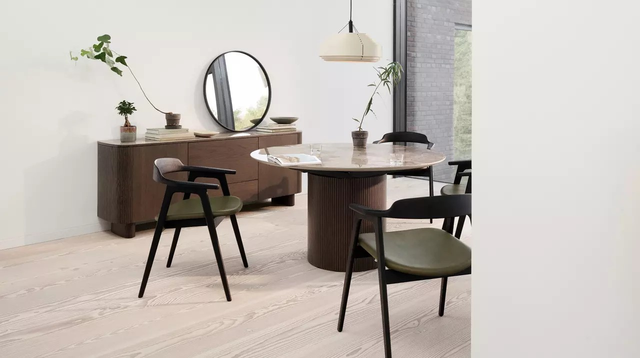 Обеденный стул Seoul - Nordic Vintage кожа 5145 бордового цвета -  Под заказ в интерьере