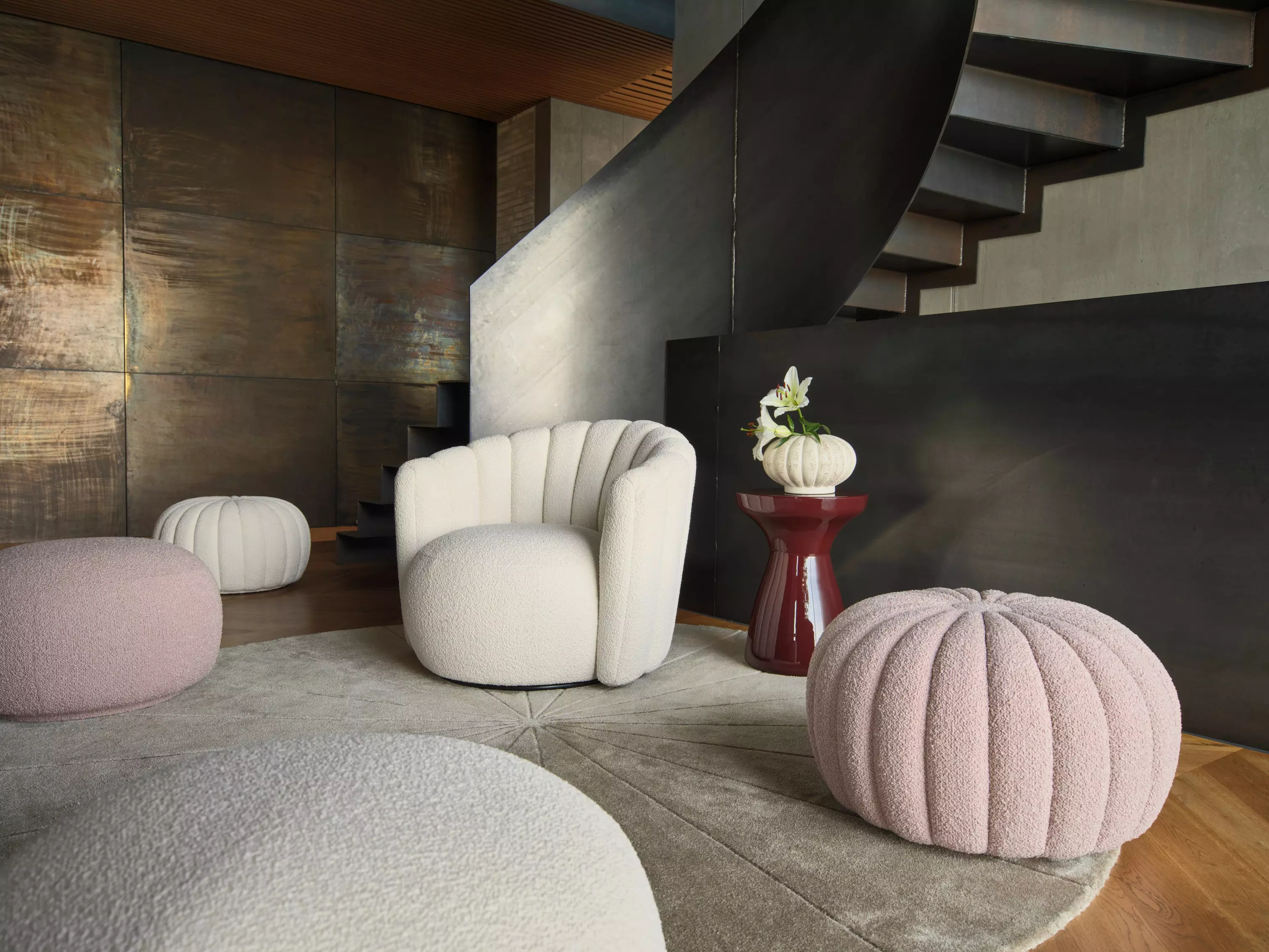 Кресло Sweet Art c поворотным основанием - Frisco 2065 Ткань тёмно-синего цвета  -  Под заказ в интерьере