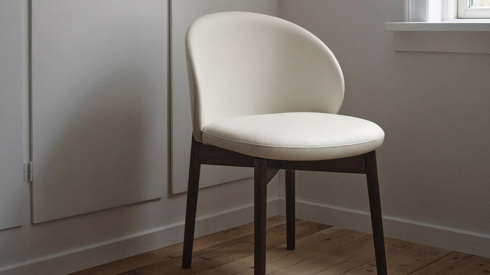 Обеденный стул Princeton - Nordic Vintage кожа 5145 бордового цвета -  Под заказ в интерьере