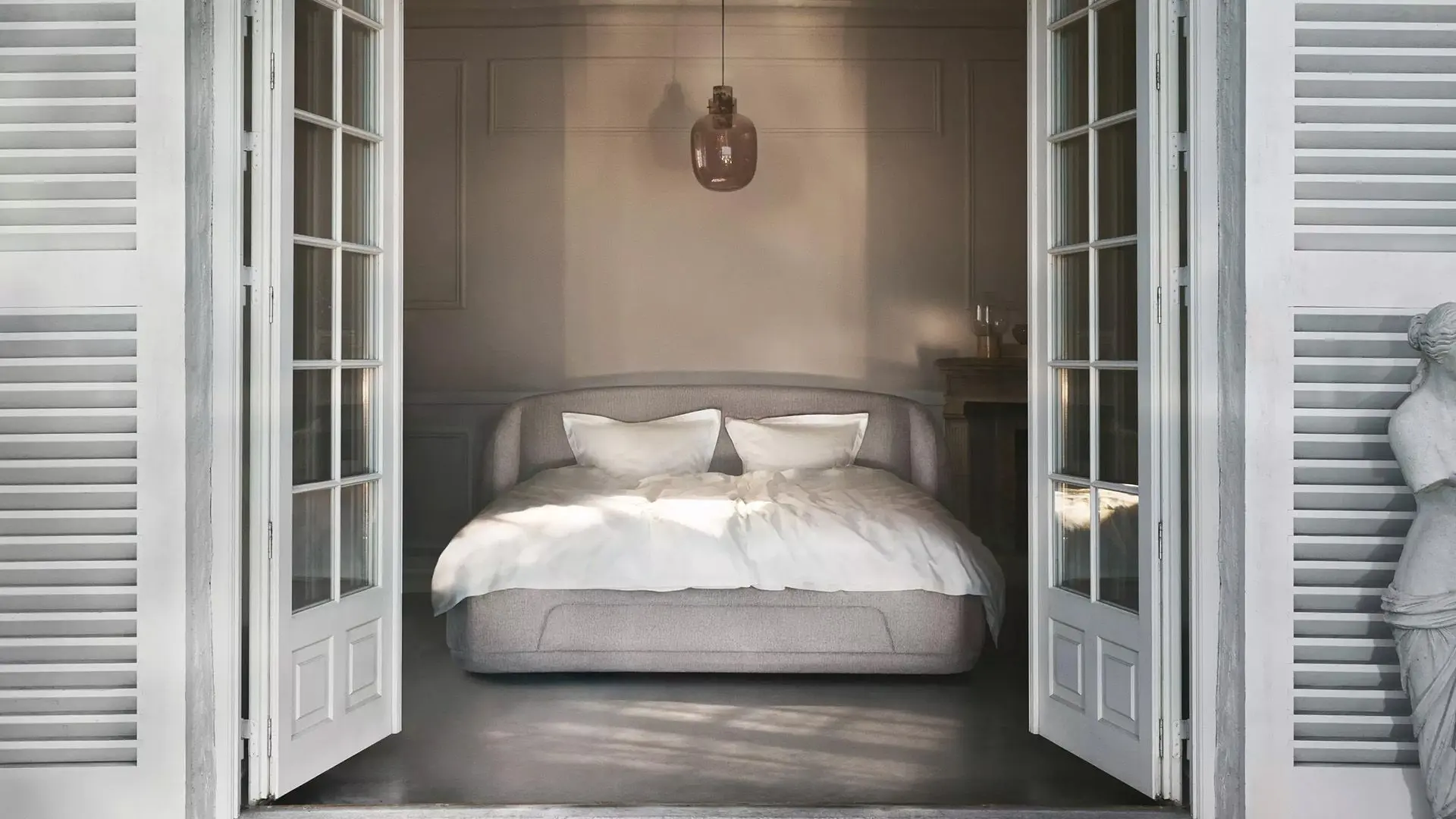 Кровать Bolzano - Arezzo ткань зеленого цвета 3334 -  Под заказ в интерьере