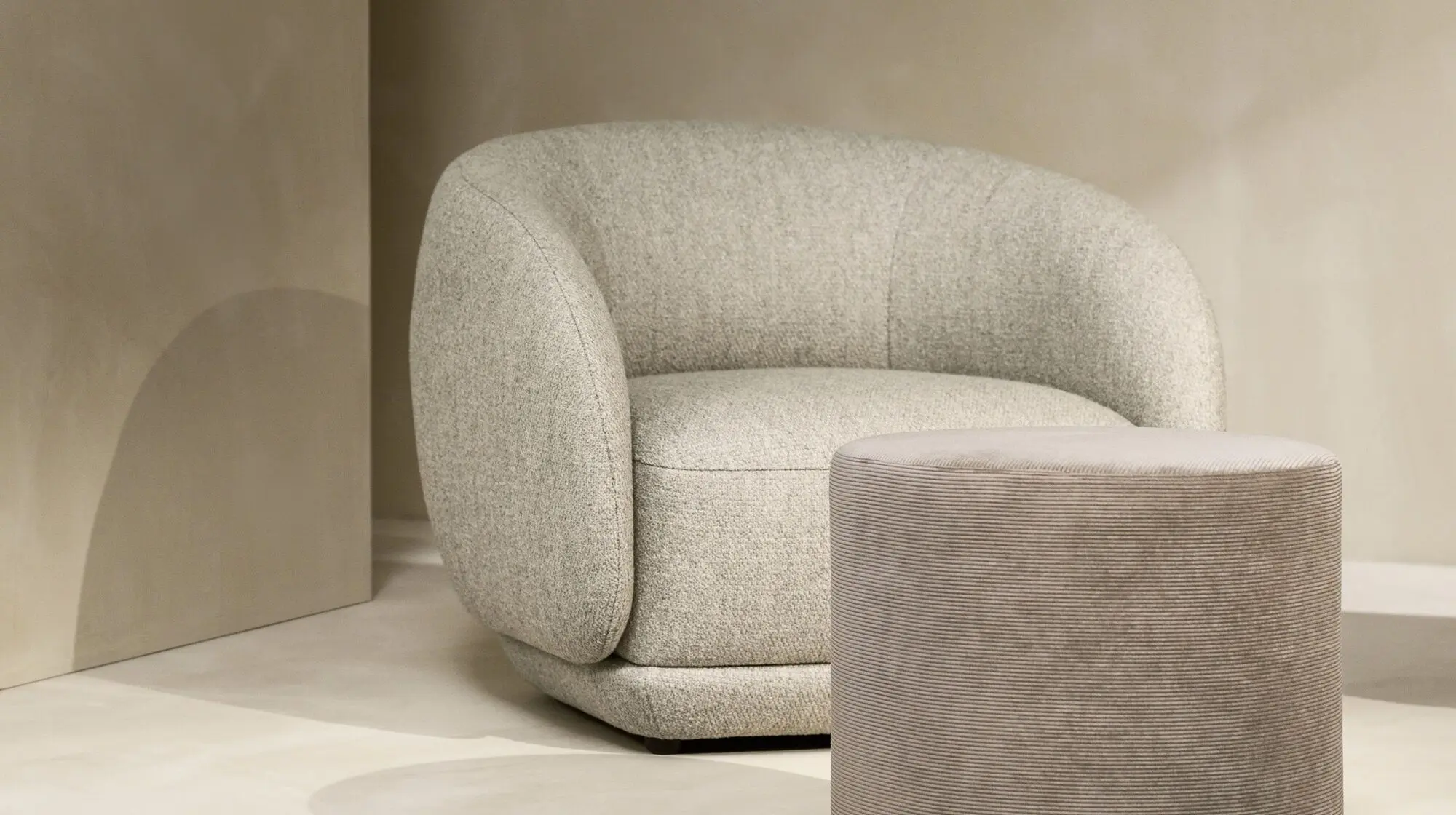 Кресло Bolzano с поворотным основанием - Lazio 3091 Ткань бежевого цвета  -  Под заказ в интерьере