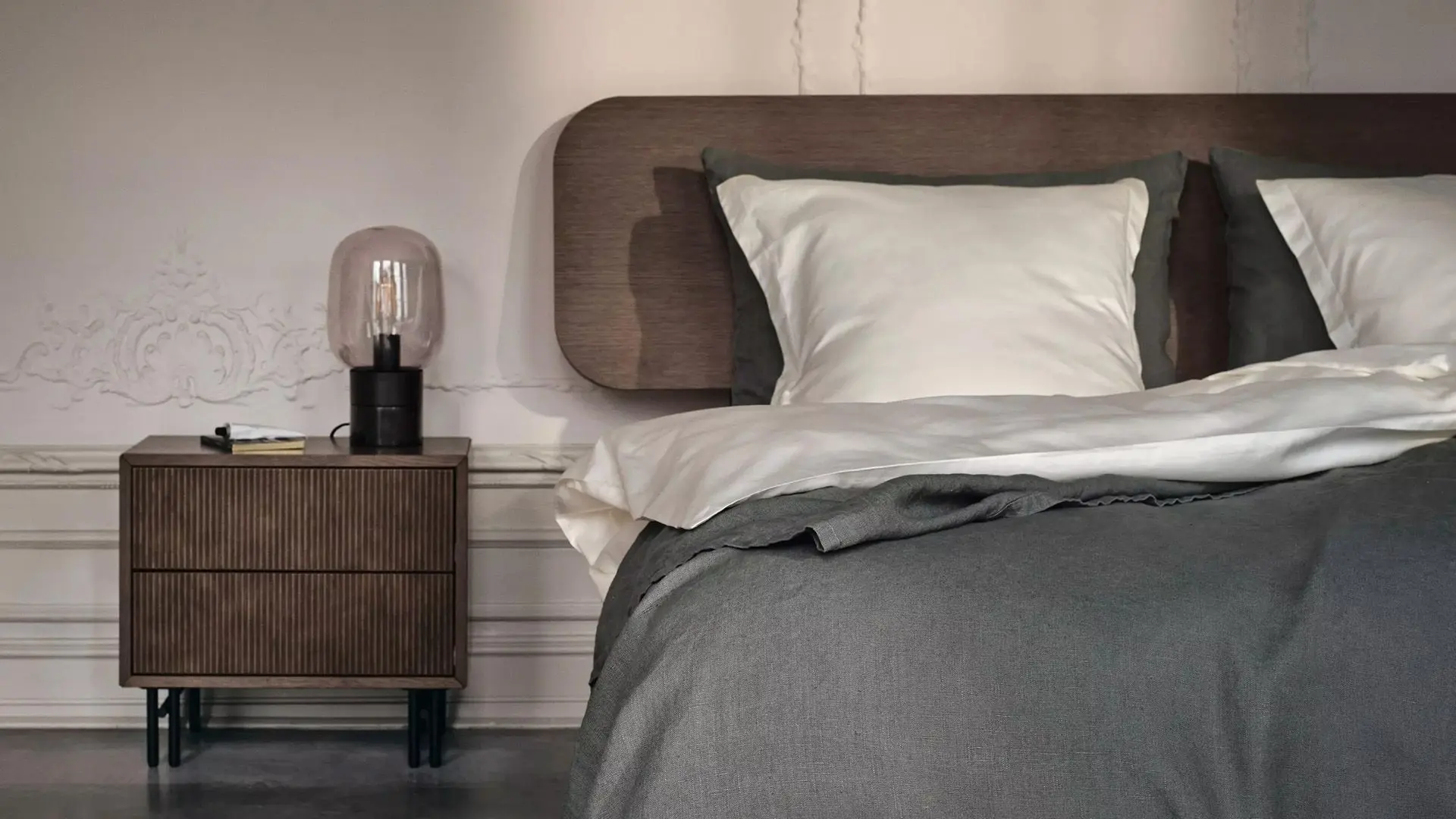 Прикроватная тумба на ножках Element -  Под заказ в интерьере