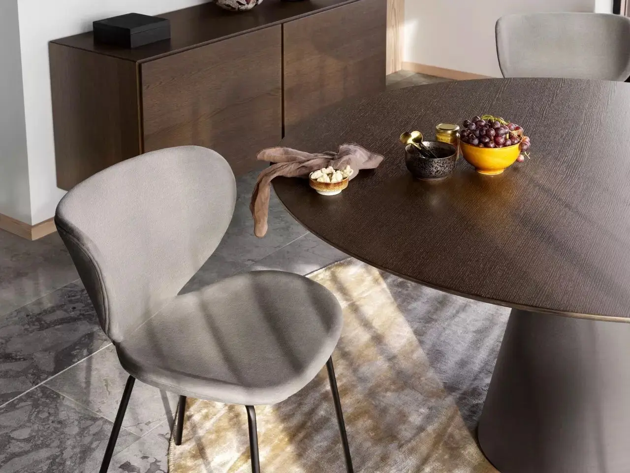 Cтул Hamilton без поворотной функции - Skagen 3165 Зеленая ткань  -  Под заказ в интерьере