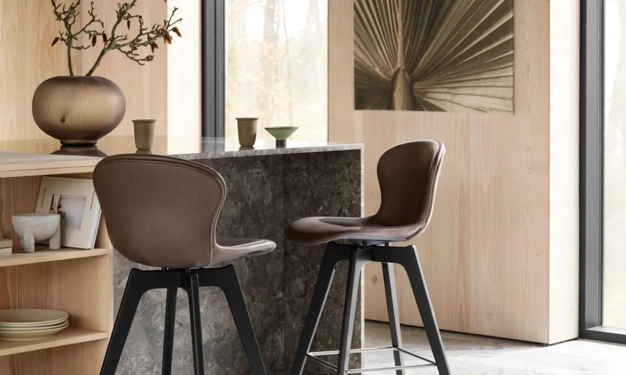 Барный стул Adelaide - York 5120 Kожа коньячного цвета  -  Под заказ в интерьере