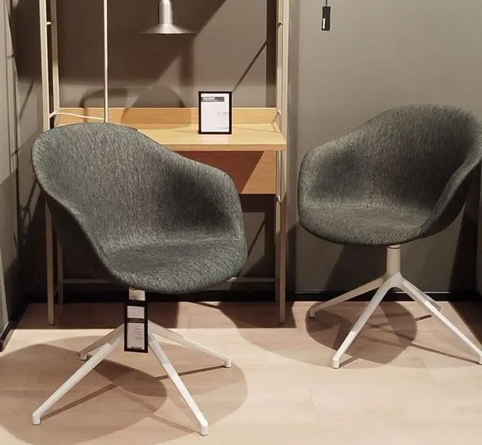 Cтул Adelaide с функцией вращения в интерьере