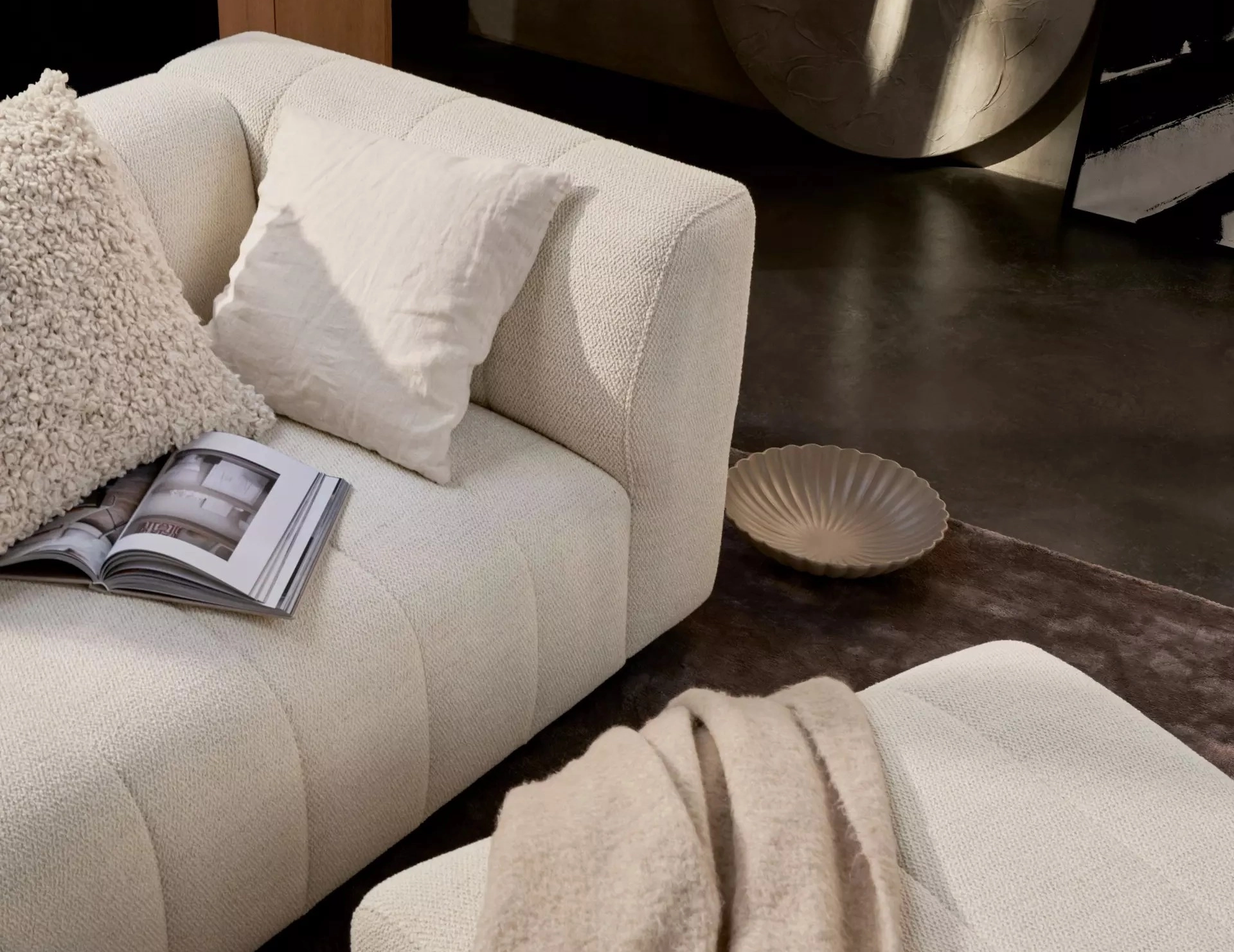 2,5-х местный  диван Bellagio - Frisco 2057 Ткань цвета кэмел с функцией акваклин  -  Под заказ в интерьере