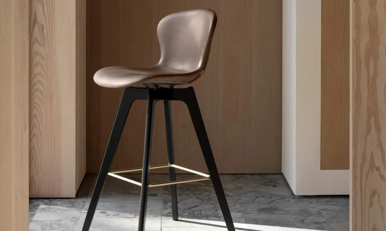 Барный стул Adelaide -  Под заказ в интерьере