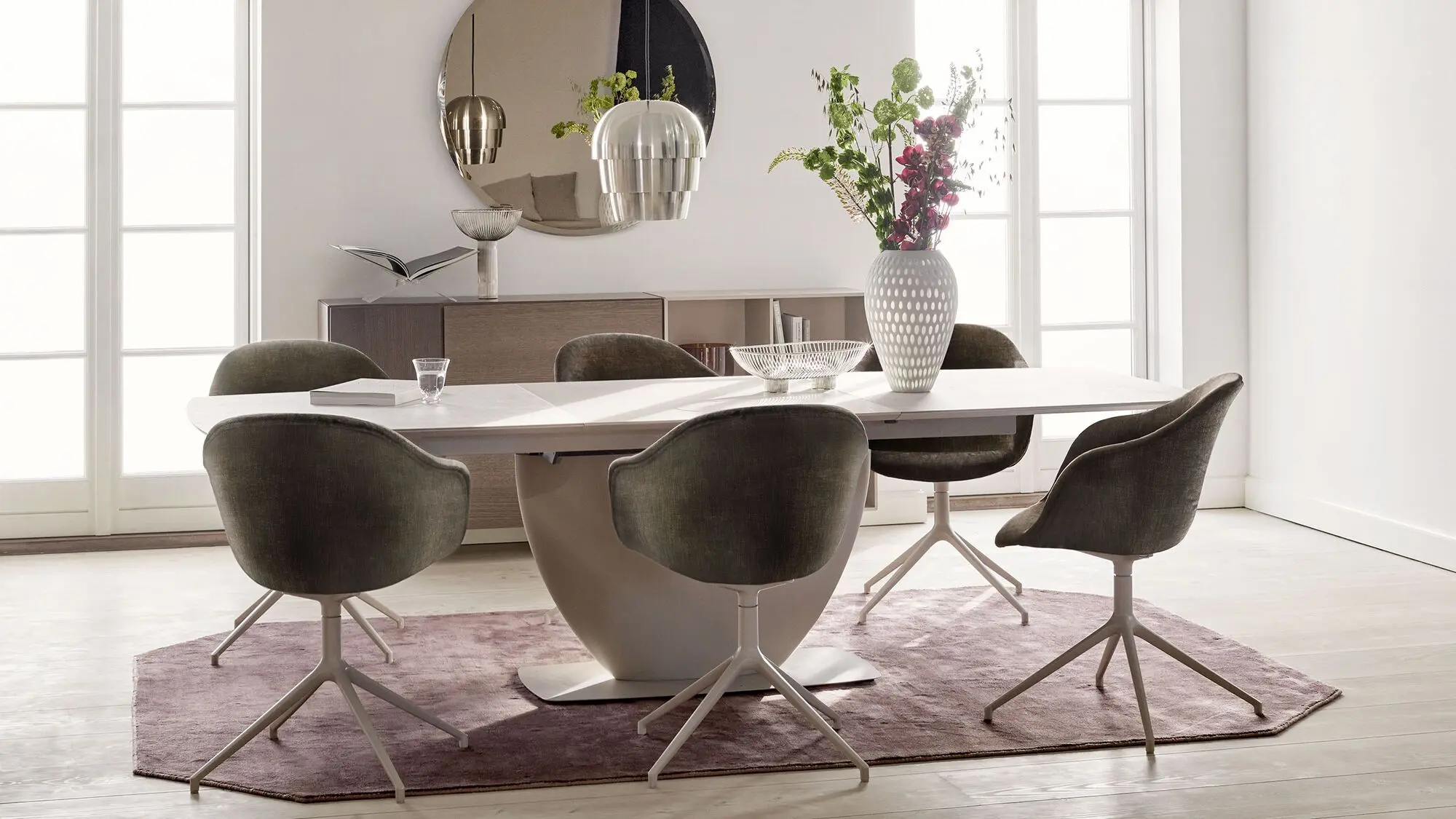 Ваза Rainfall -  Под заказ в интерьере