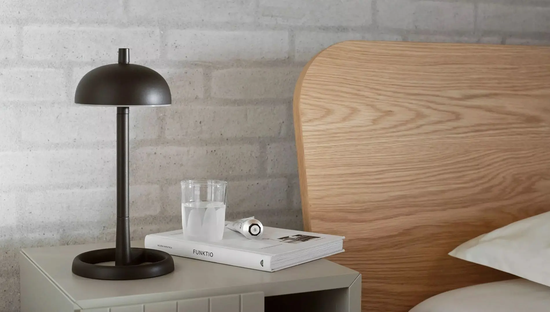 Настольная лампа Paris -  Под заказ в интерьере