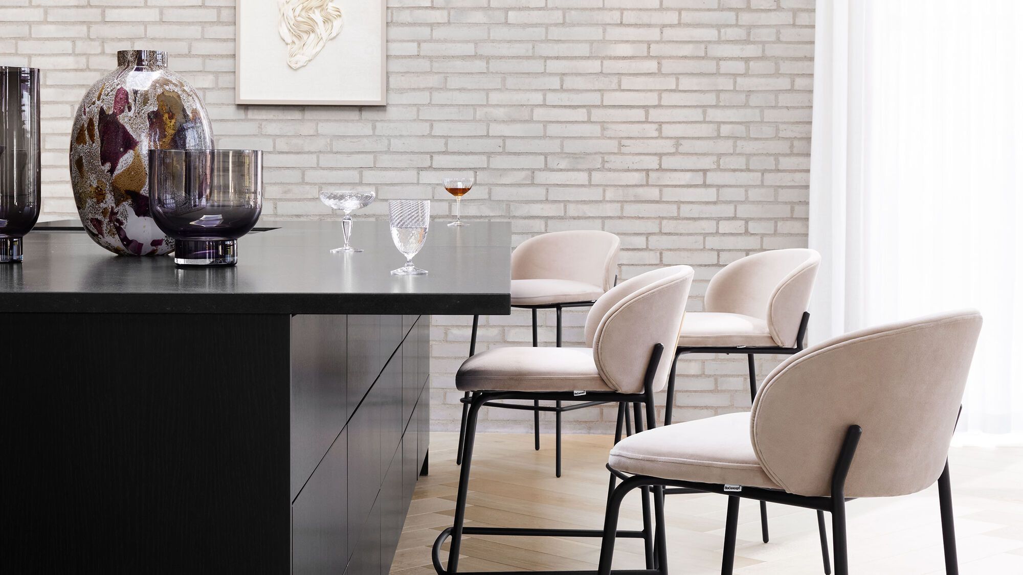 Барный стул Princeton - York 5120 Kожа коньячного цвета  -  Под заказ в интерьере