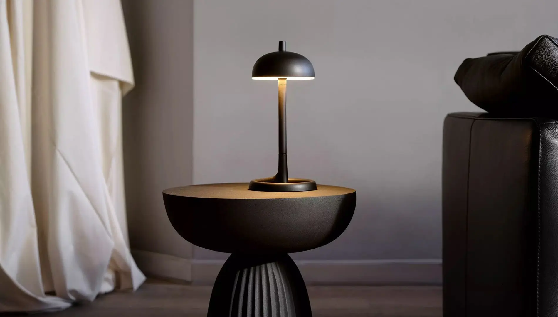 Настольная лампа Paris -  Под заказ в интерьере