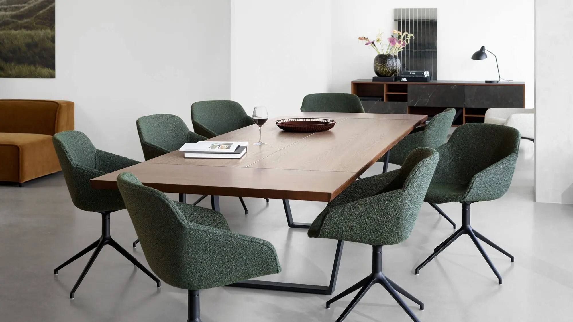 Настенная лампа Demand -  Под заказ в интерьере