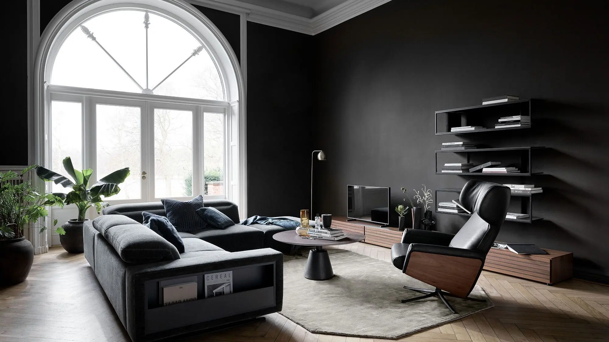 Люстра Ball -  Под заказ в интерьере