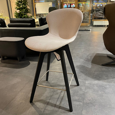 Полубарный стул Adelaide