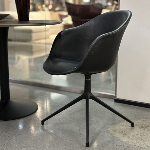 Cтул Adelaide с функцией вращения