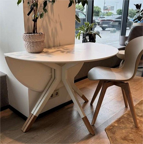 Круглый обеденный стол Billund