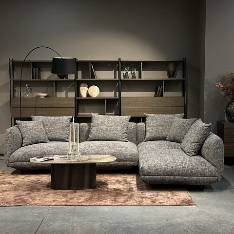 Угловой диван Salamanca с дополнительными подушками